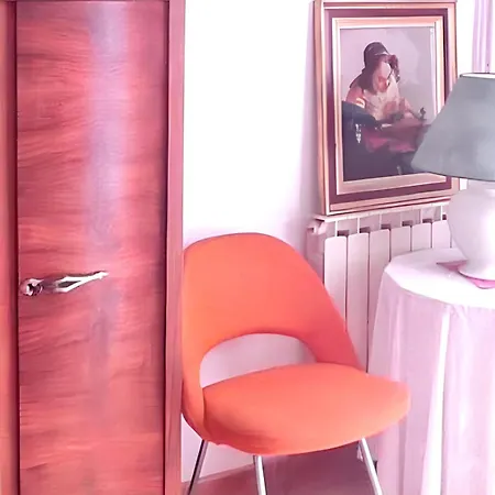 Appartement De 2 A A 400 M De La Avec Jardin Amenage Et Wifi Hyères