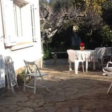 Confortable A Avec Terrasse Daire